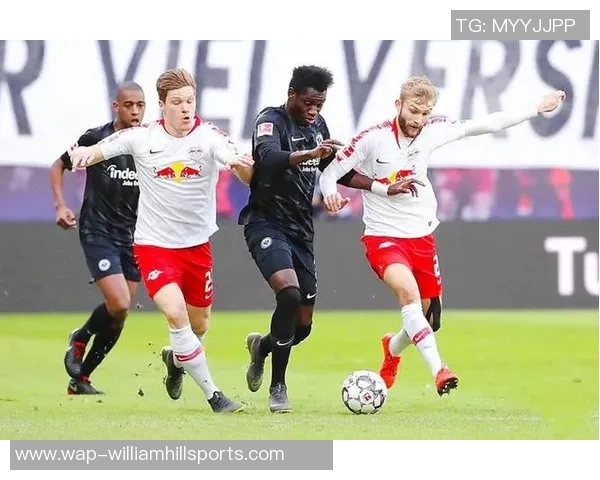 重庆足球队在欧冠实力排行榜中荣登第三名展现强劲实力